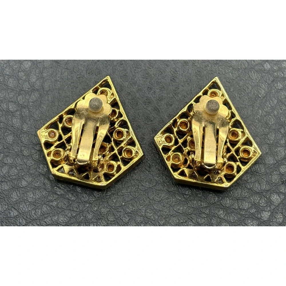 Vintage 80s Blue Rhinestone Gold Tone Diamond-Shaped Clip-On Earrings